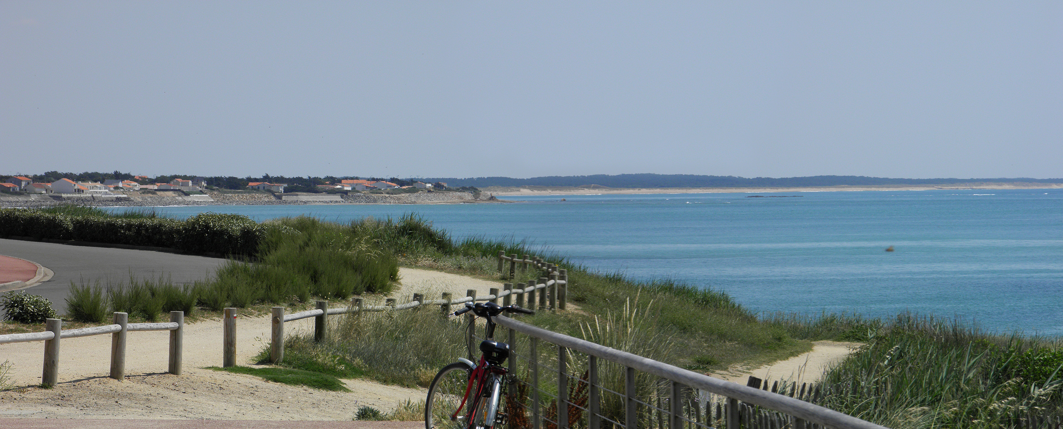 La Sauzaie reef breaks Bretignolles sur Mer Surf Spot 5/5
