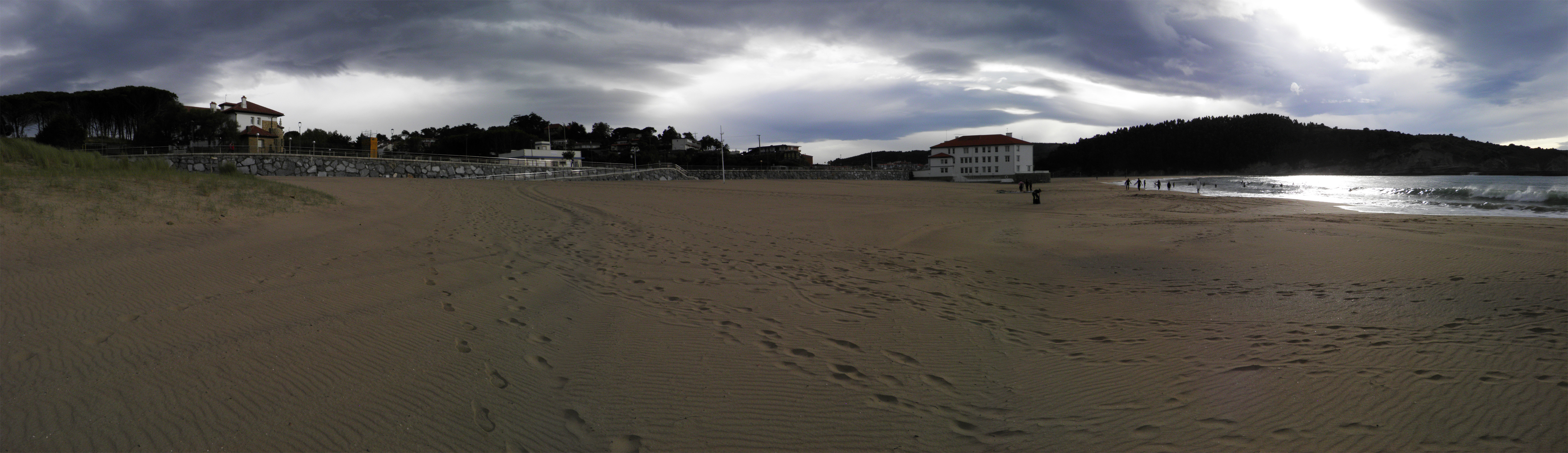 Plentzia beach breaks Gorliz Surf Spot 3/5