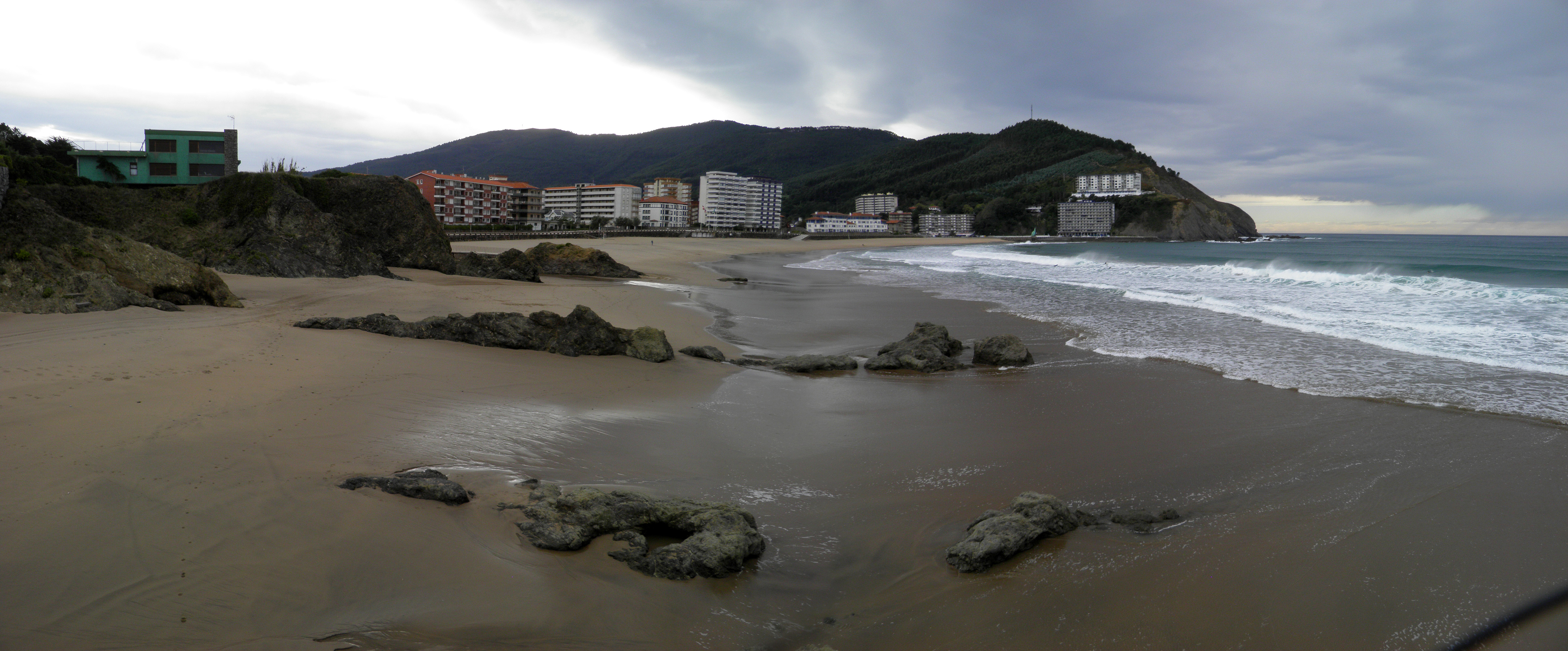 Bakio beach breaks Baquio Surf Spot 5/5