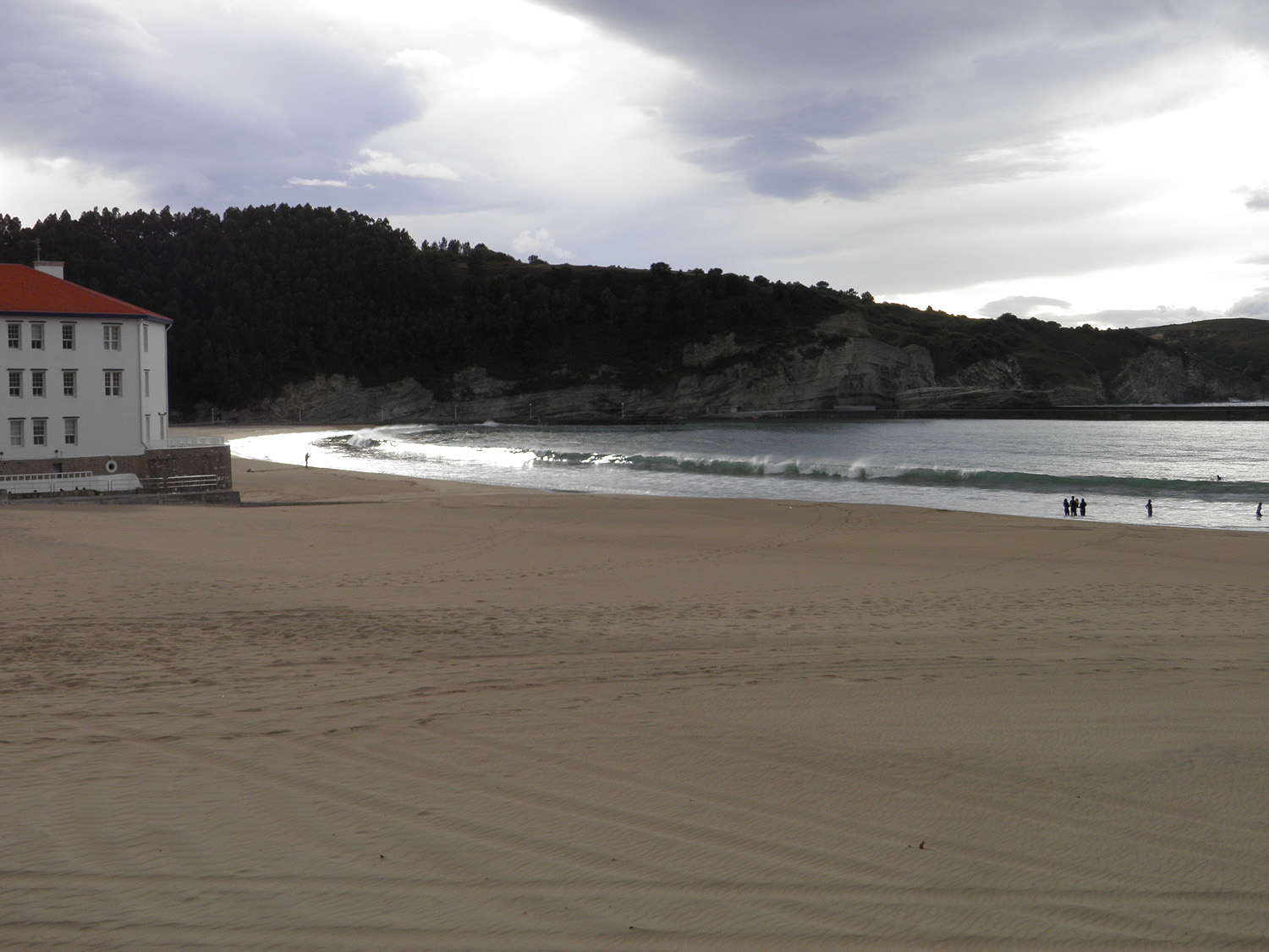Plentzia beach breaks Gorliz Surf Spot 3/5